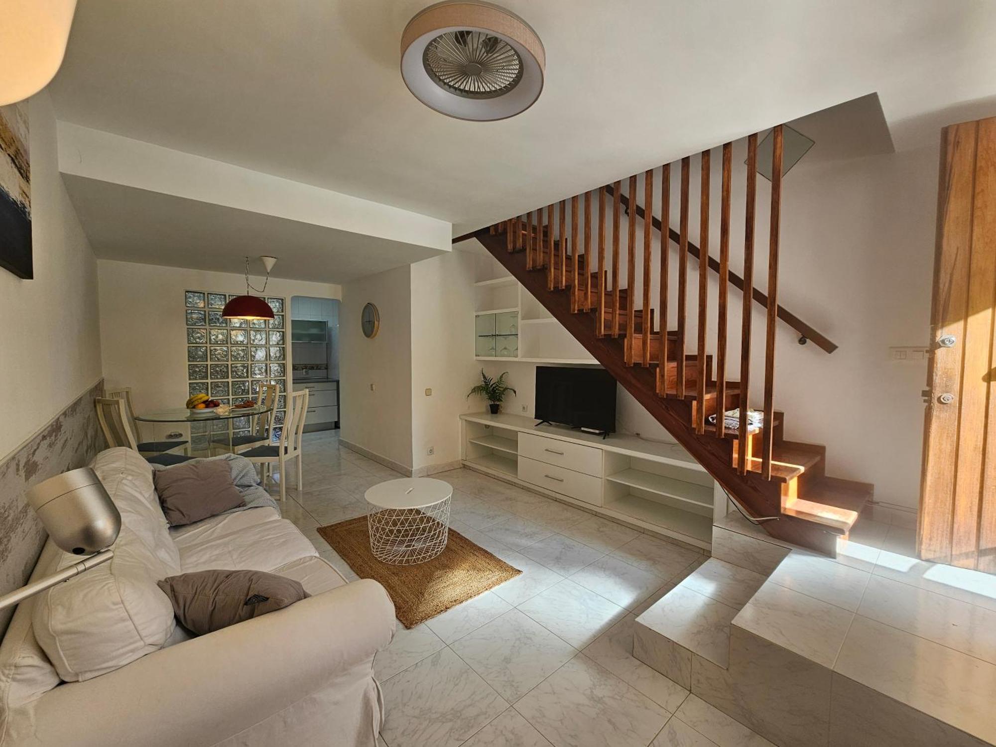 Stylish And Comfortable Duplex Apartment Near Swimming Pool Mogan Luaran gambar